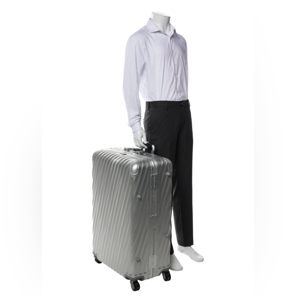 NEW TUMI Silver Hard Shell Suitcase ALUMINUM LARGE LUGGAGE extended travel w tag